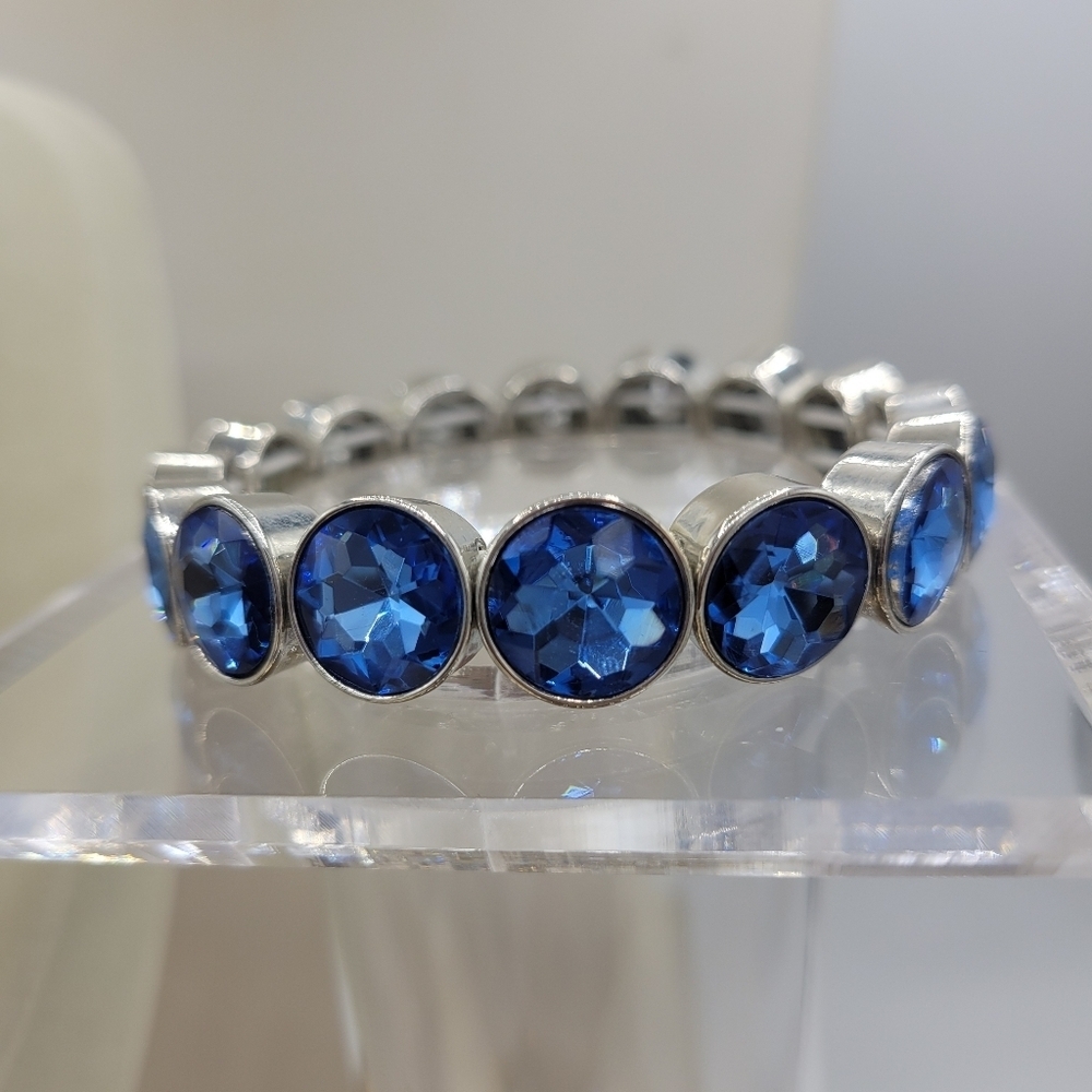 Vintage Monet Crystal Stretch Bracelet • Gorgeous Blue Stones on Silvertone